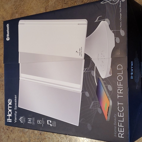 iHome Beauty 15 x 9 Trifold Vanity Mirror with Bluetooth Speaker - Picture 1 of 1
